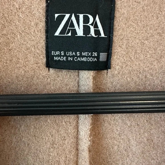 Zara Beige Longline Sleeveless Vest Coat |
Women's Size Small - Picture 6 of 12